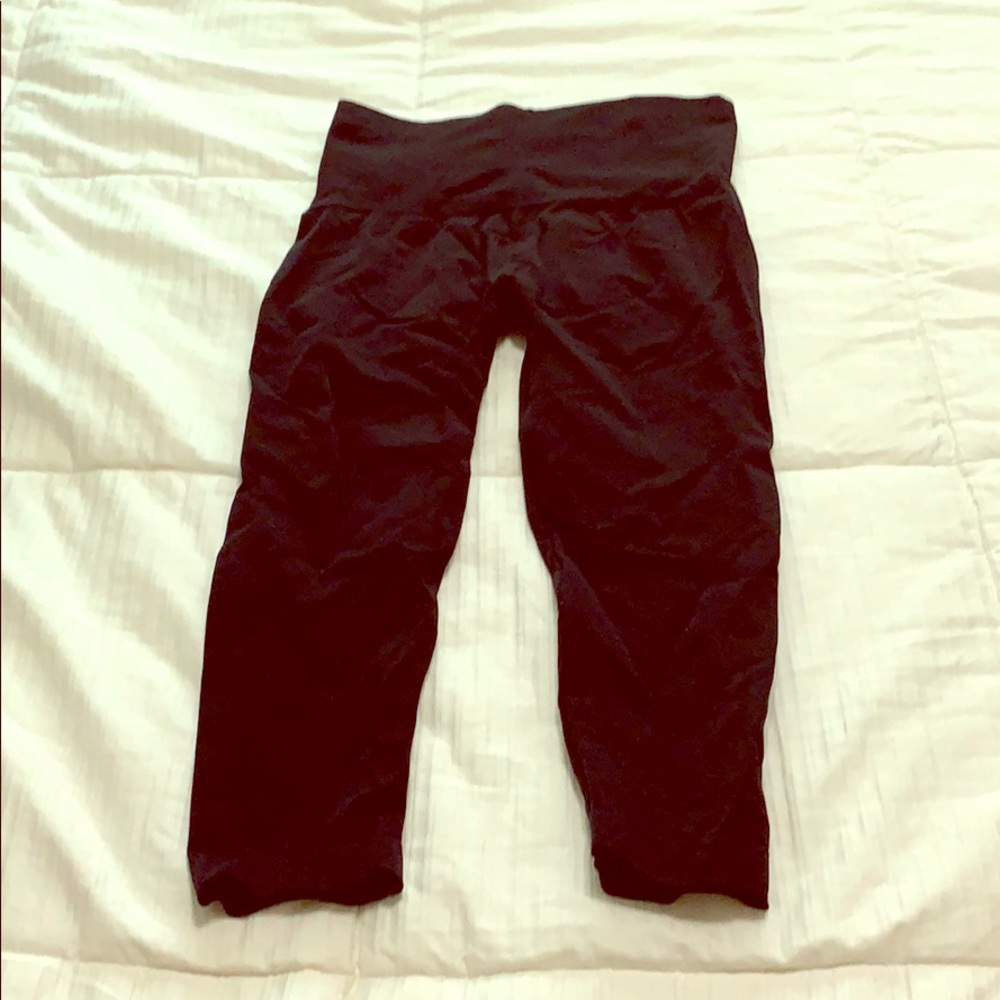 Assets by Spanx Capri Leggings Tummy Control